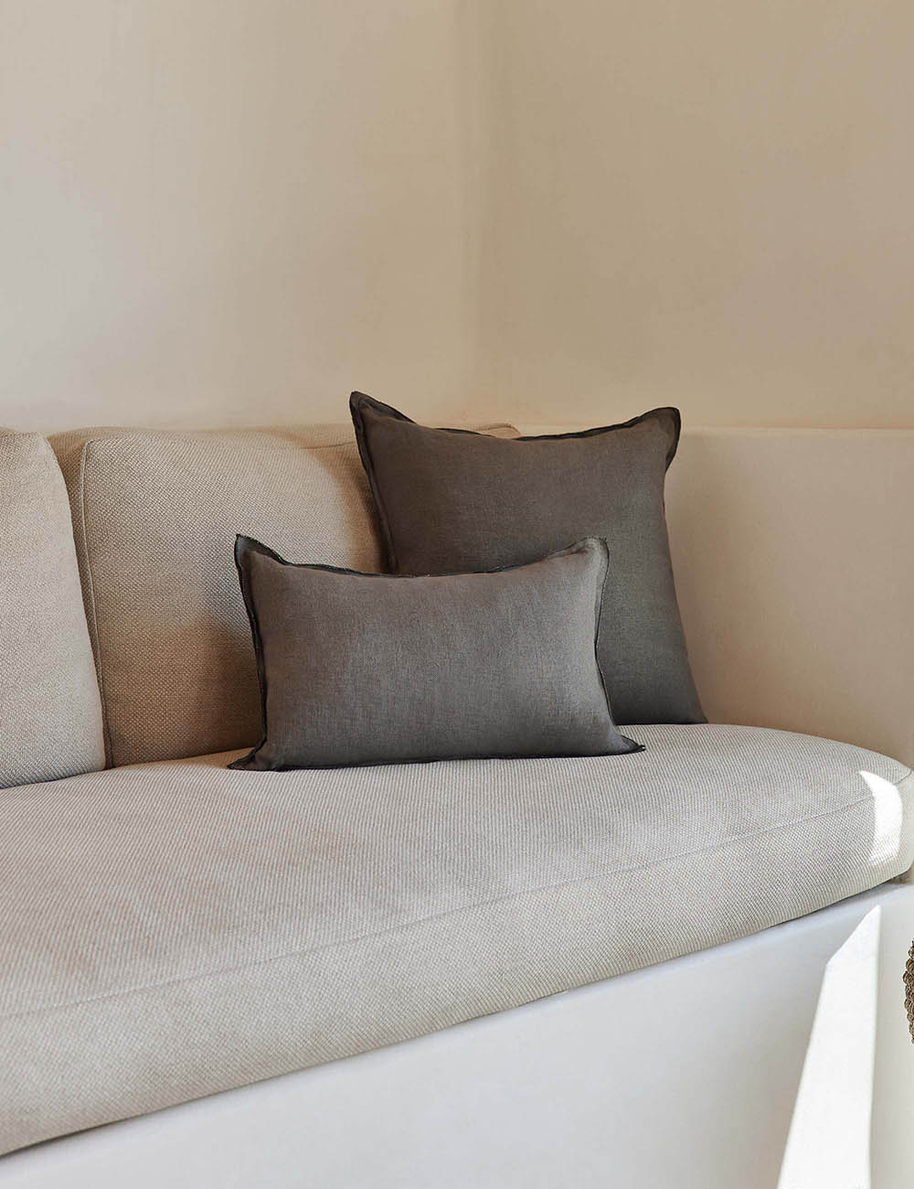 Arlo Linen Pillow - Image 19