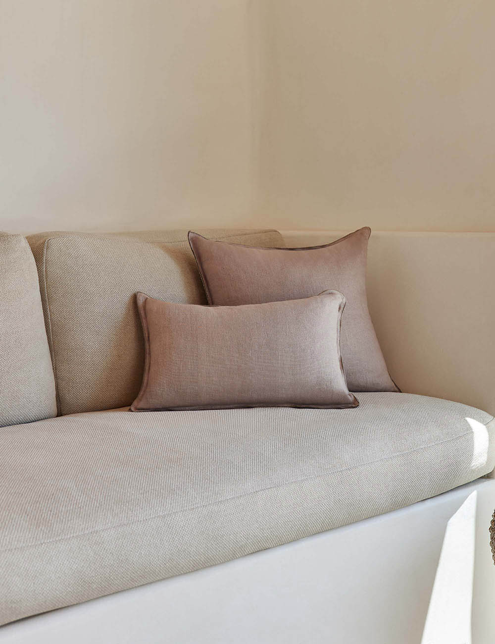 Arlo Linen Pillow - Image 44