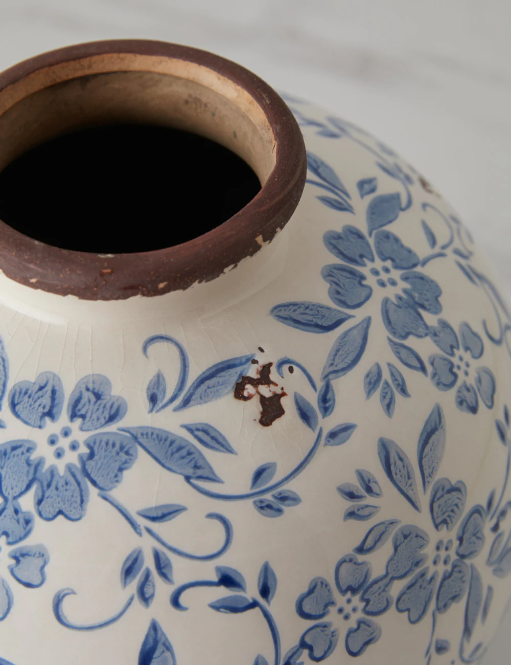 Cairns Vase - Image 3