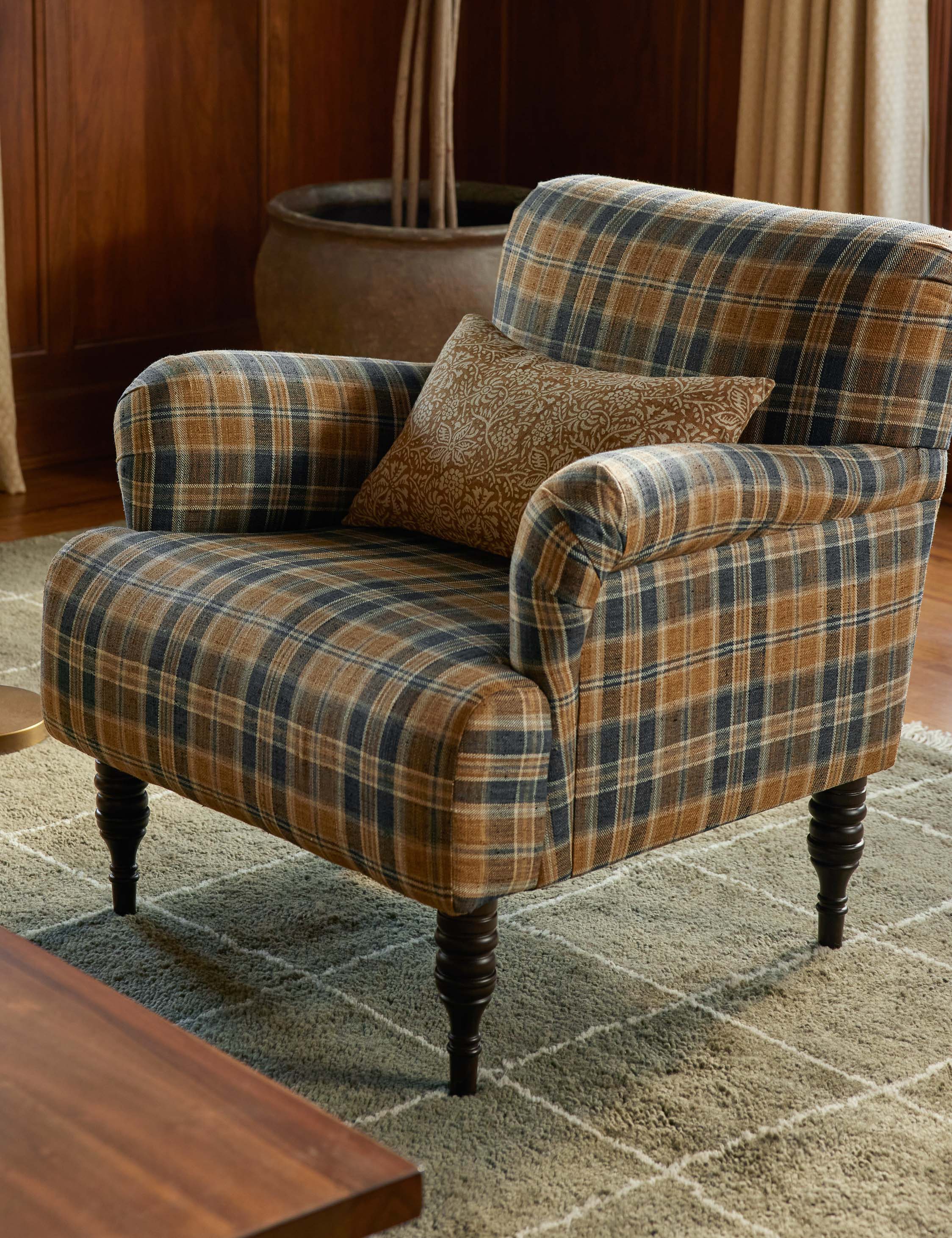 Clea Linen Pillow - Image 4