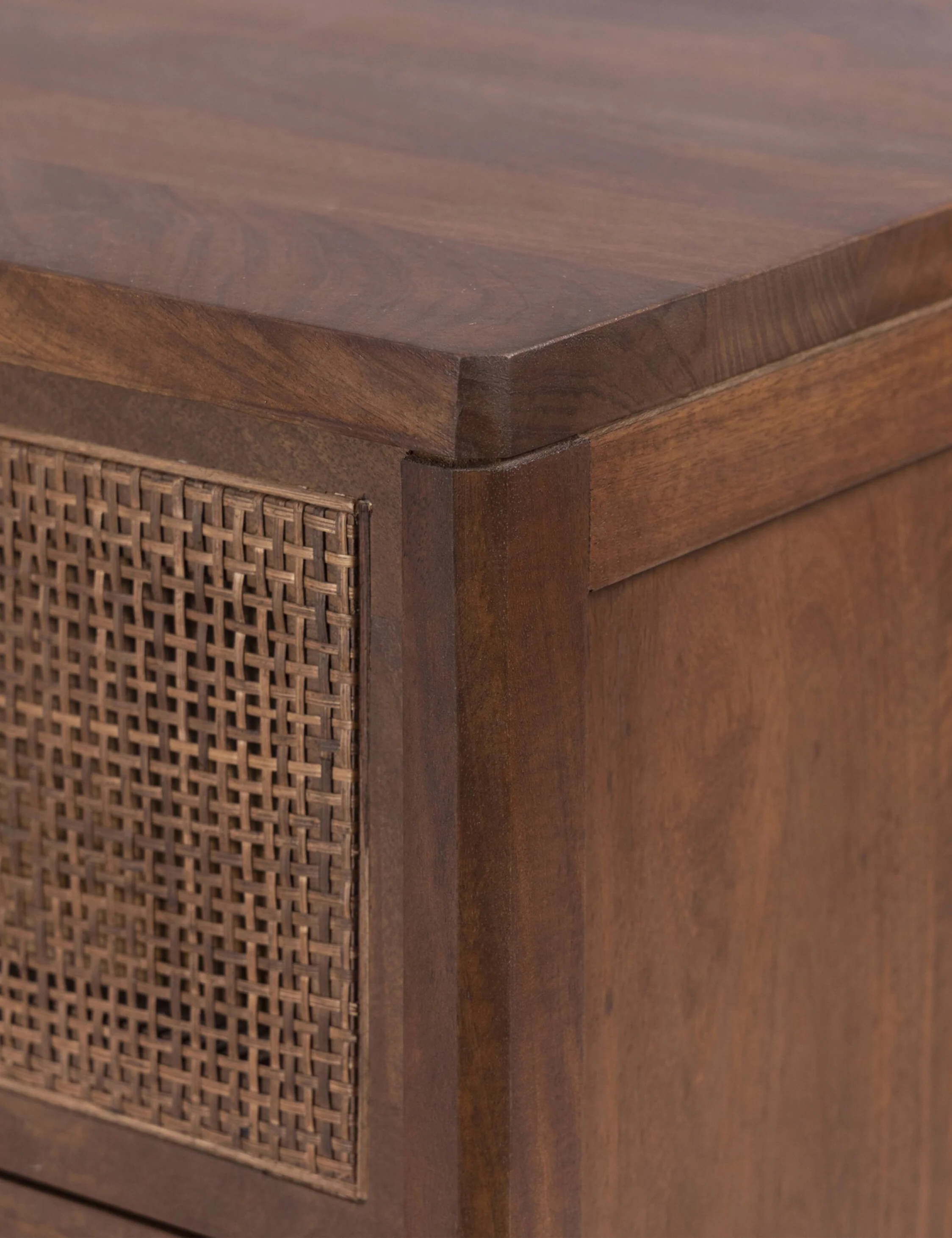 Hannah 9-Drawer Dresser - Image 9