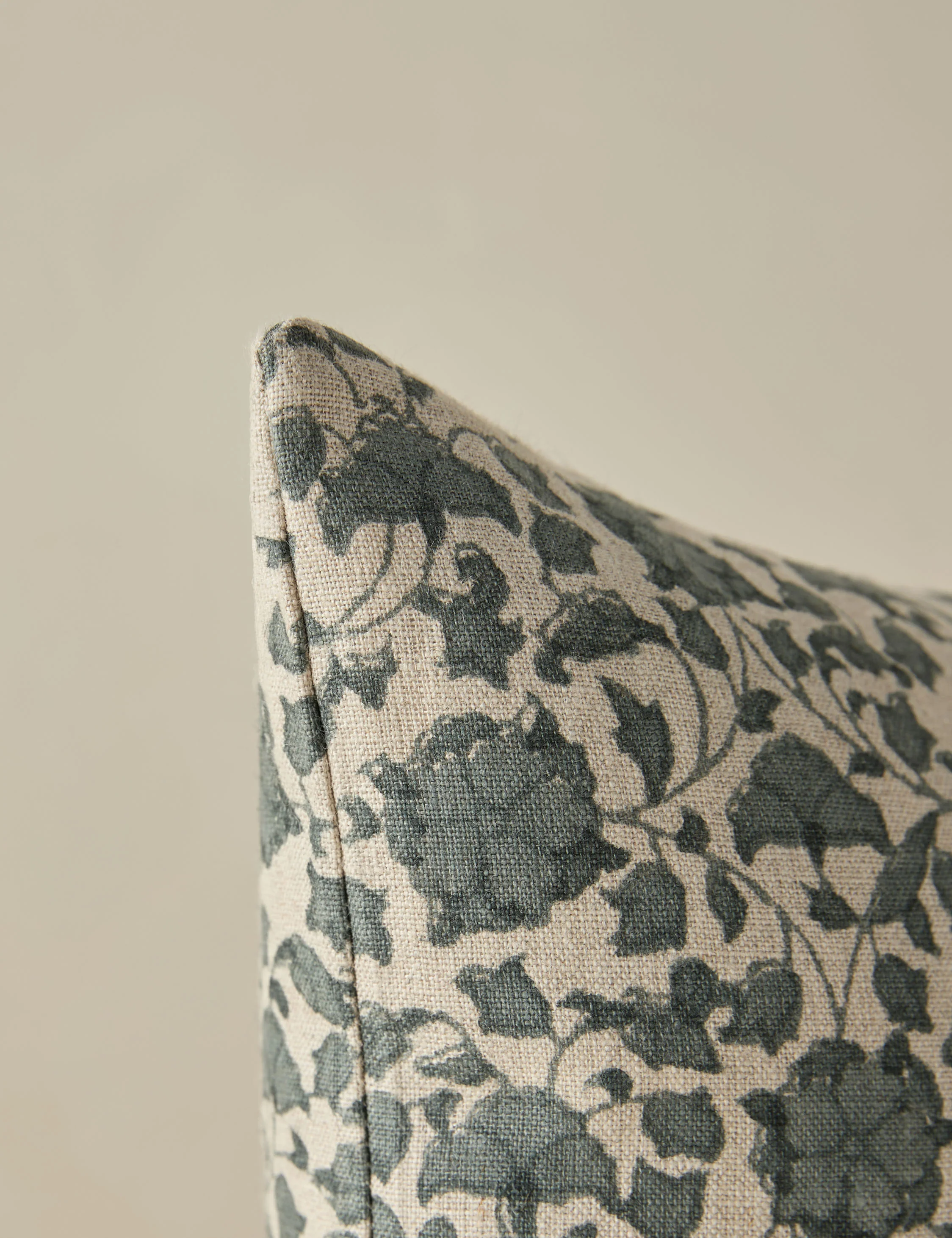 Lavelanet Linen Pillow - Image 20