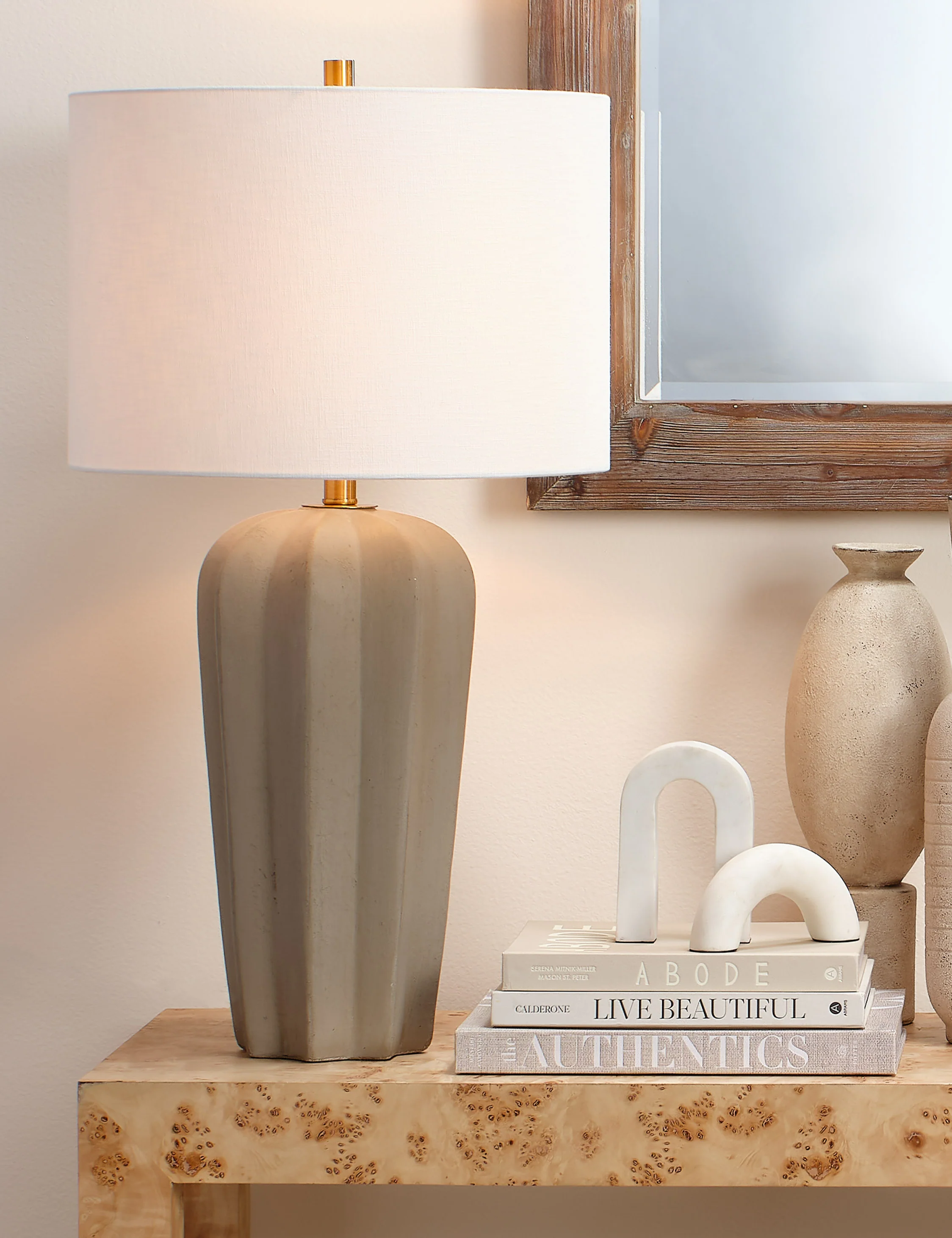 Lynn Table Lamp - Image 3