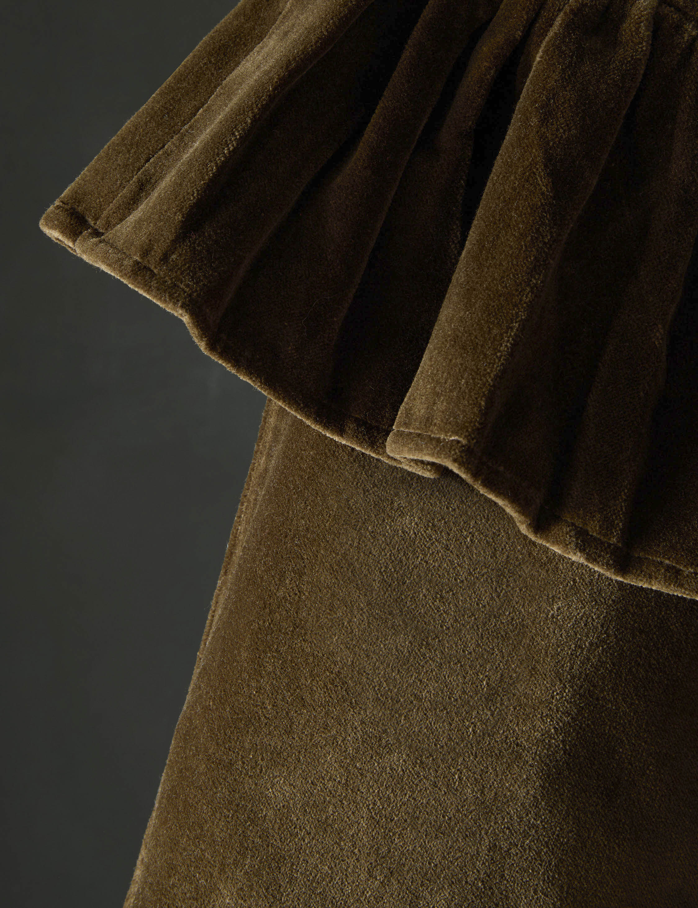 Mauree Velvet Stocking - Image 14