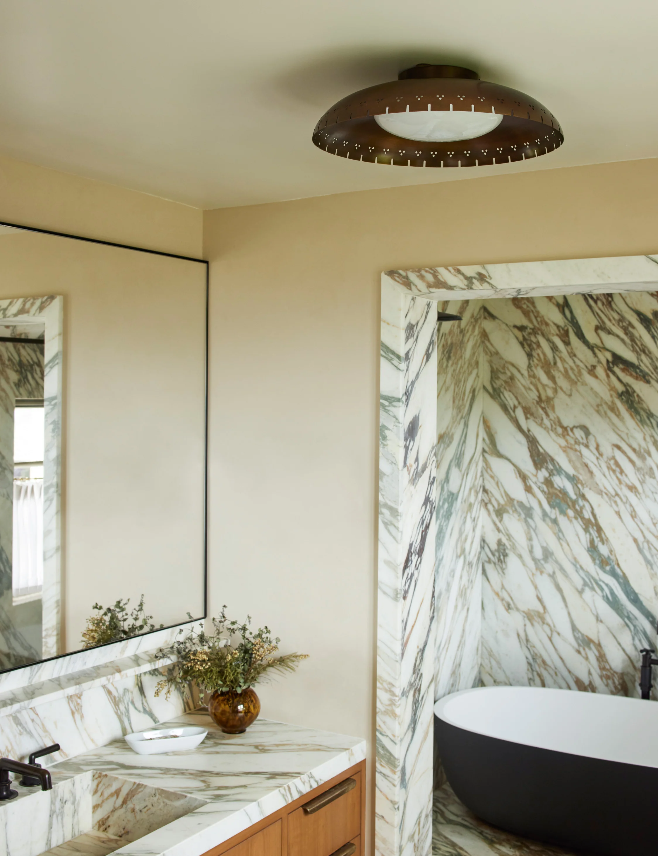 Omero Flush Mount Light