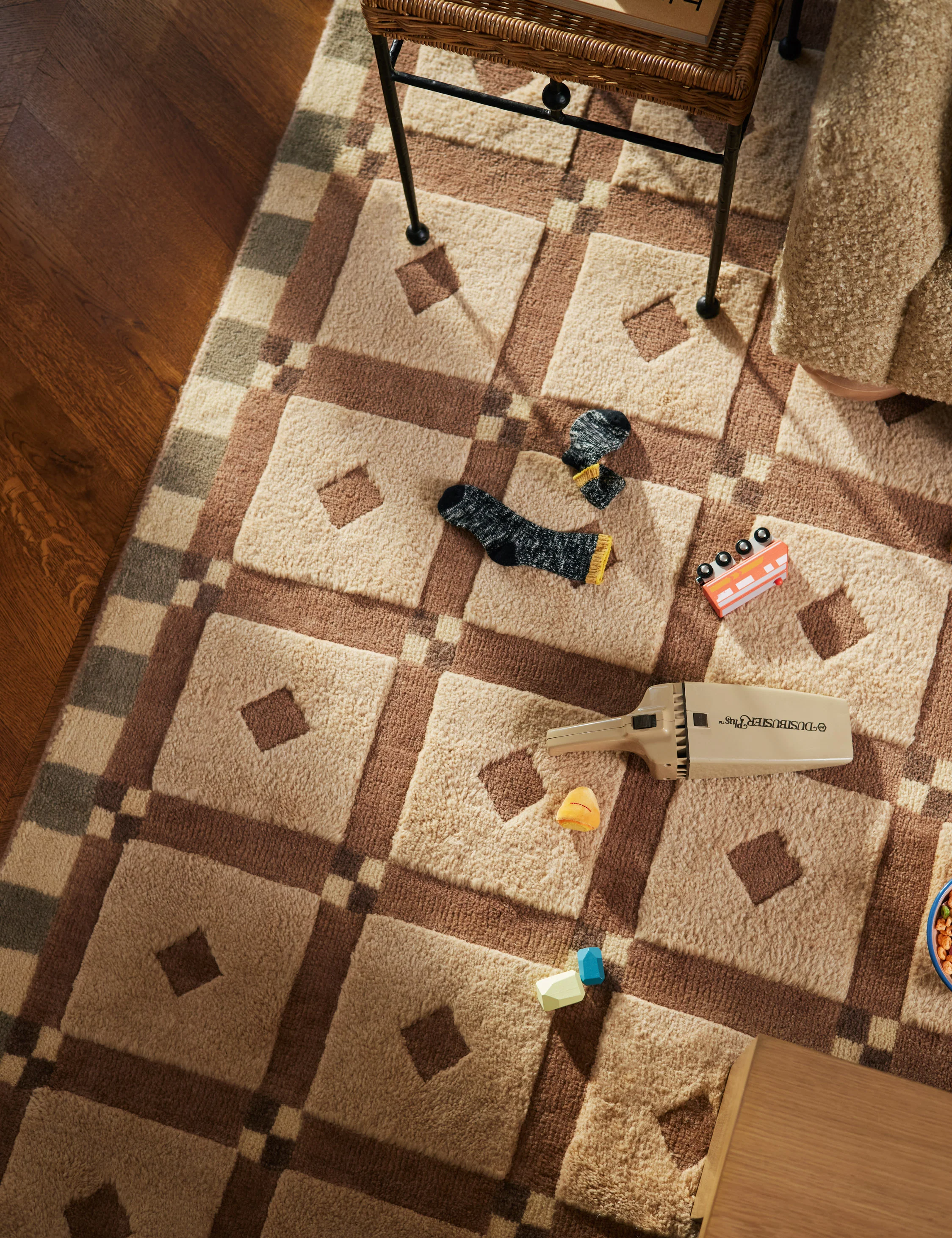 Popham Hand-Knotted Rug Swatch, Clay and Slate - Image 5