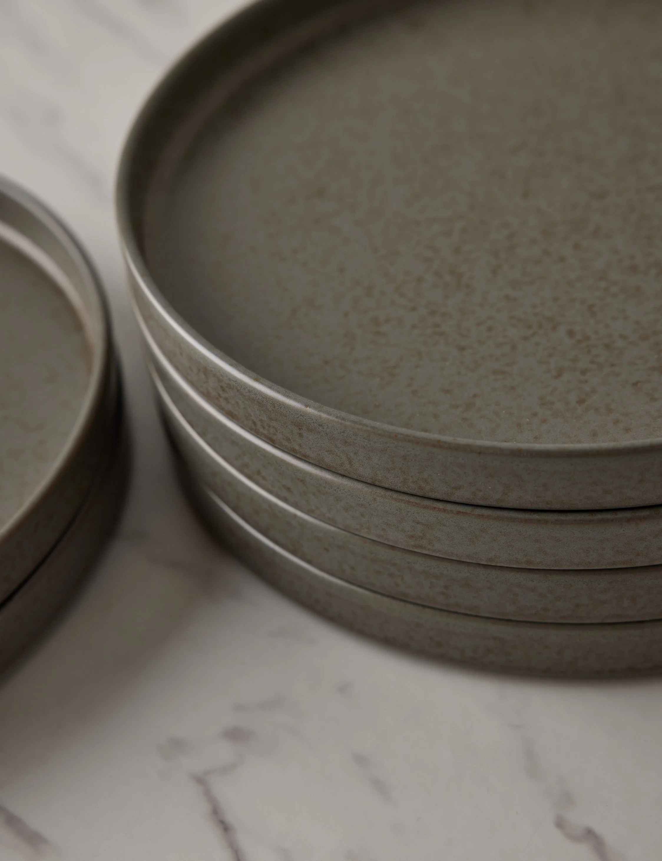 Redonda Deep Dinner Plate (Set of 6) by Costa Nova - Image 6