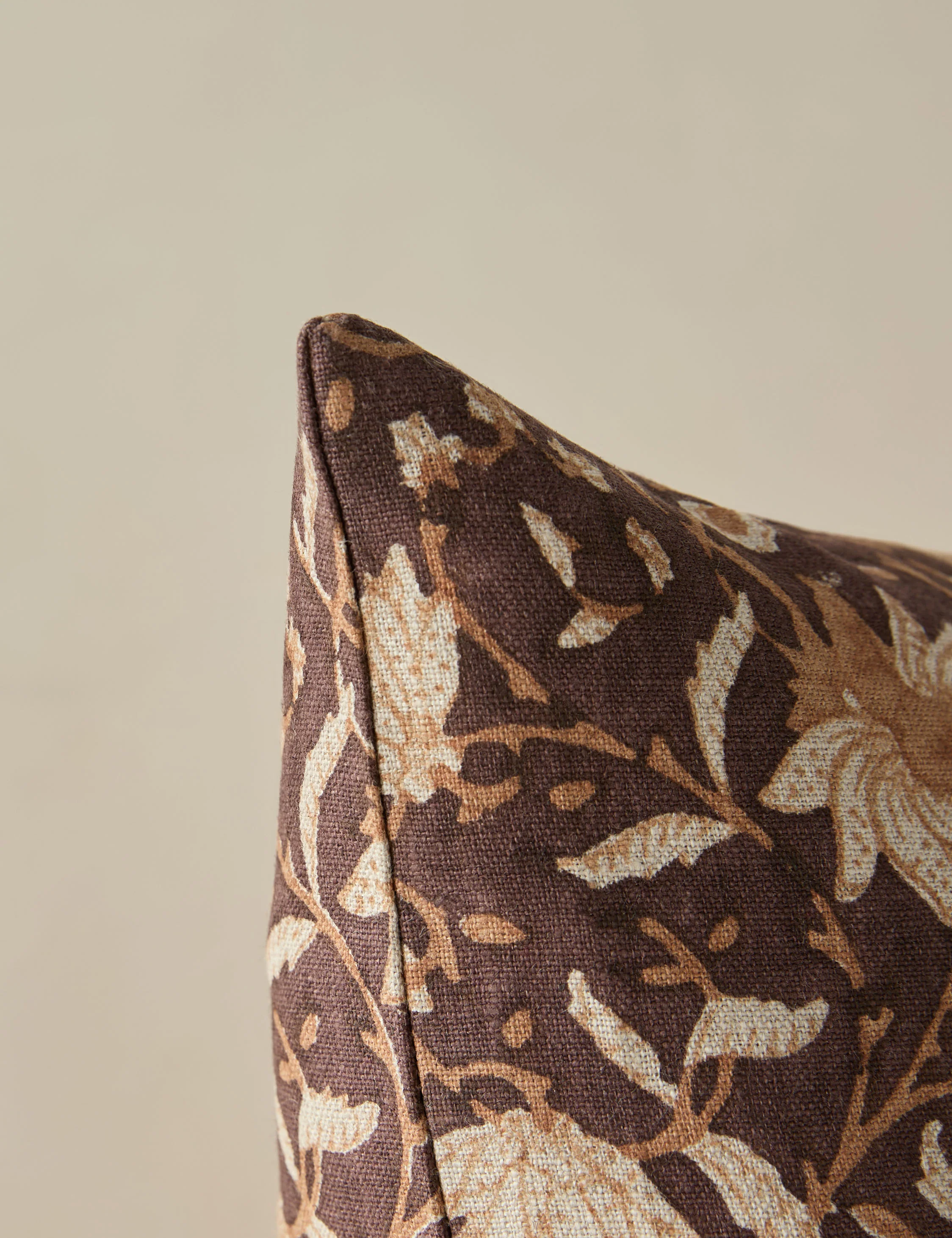 Sacha Linen Pillow - Image 5