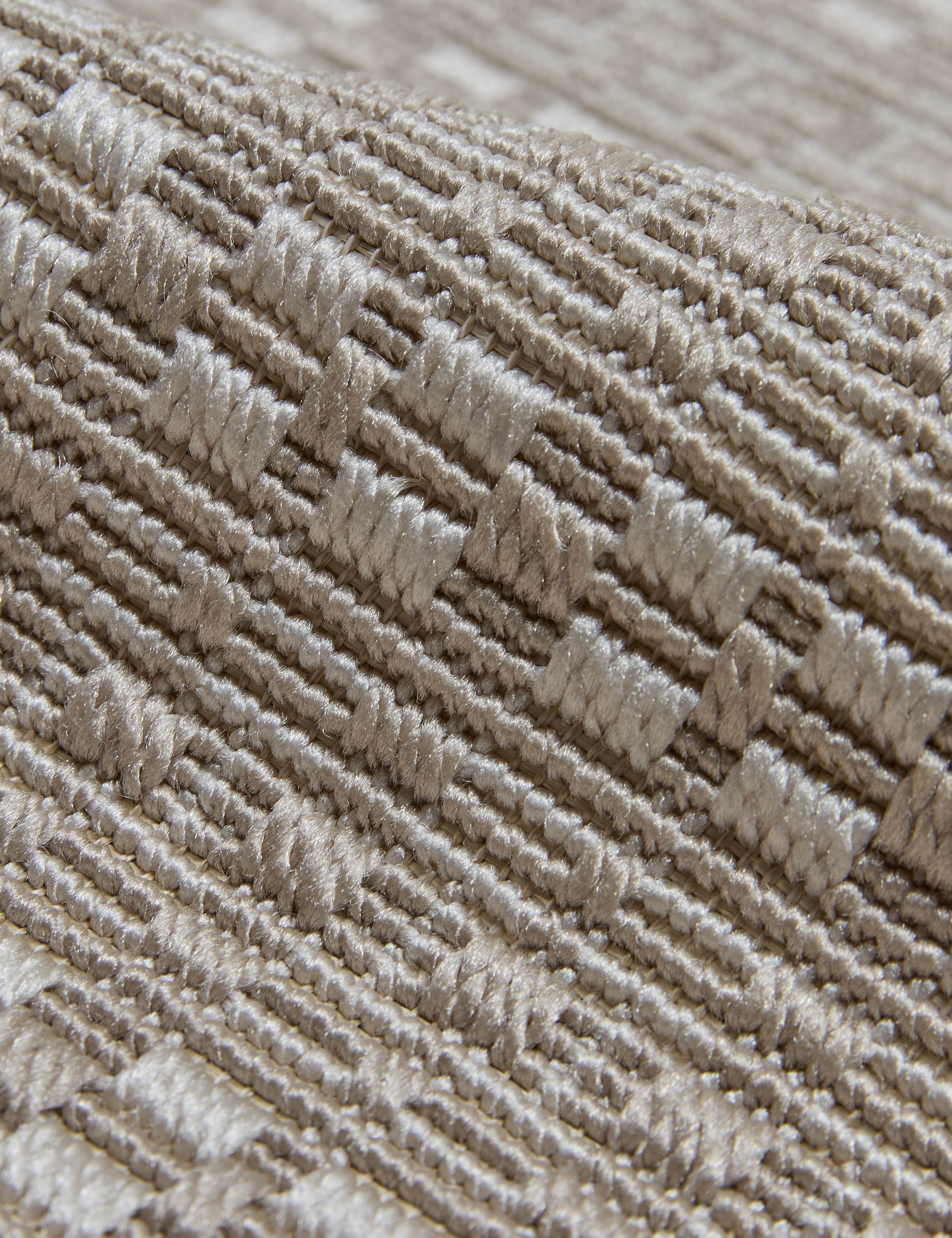 Custom Tannis Rug, Champagne Swatch 5.5" x 6" - Image 2