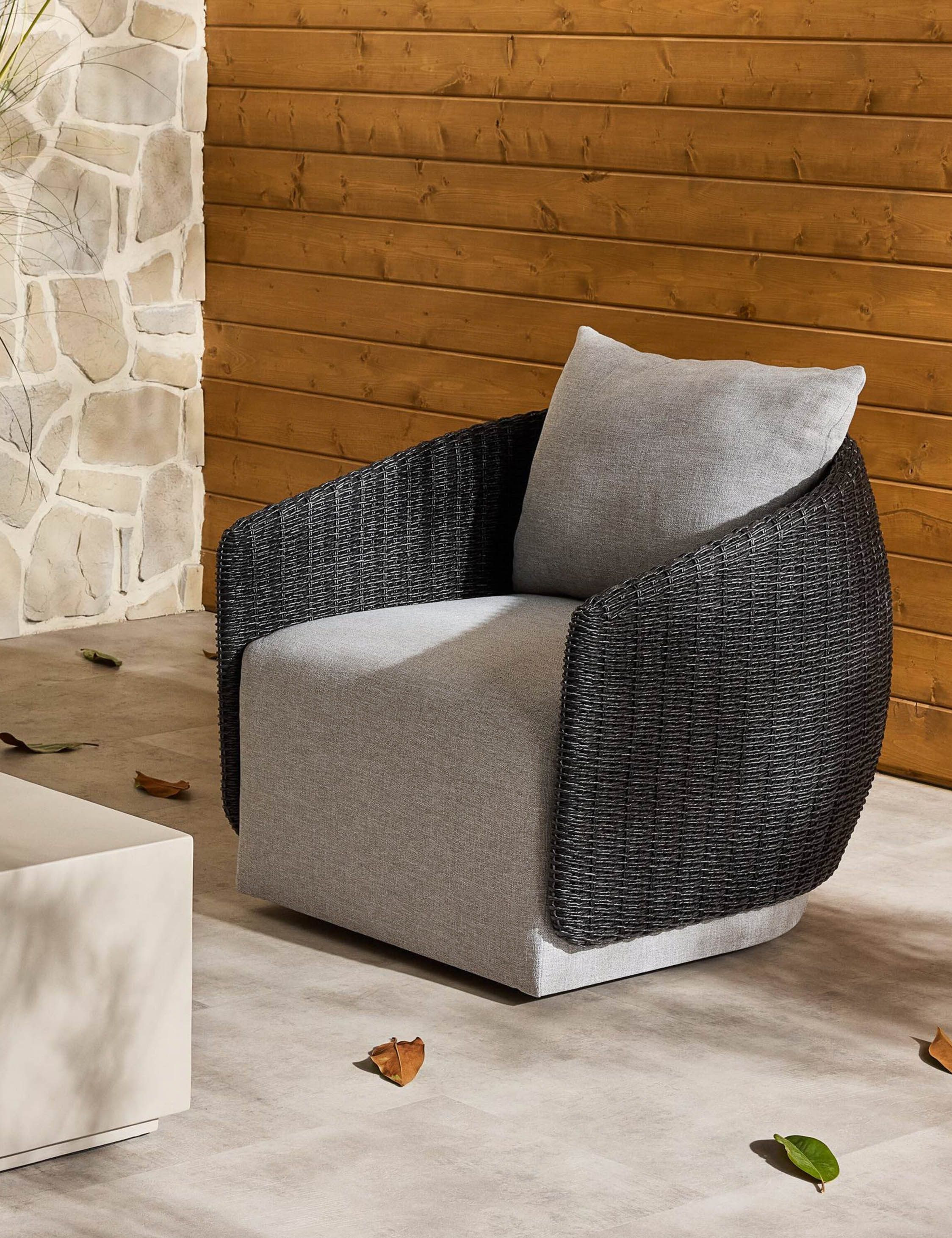 Tennille Indoor / Outdoor Swivel Chair - Image 10