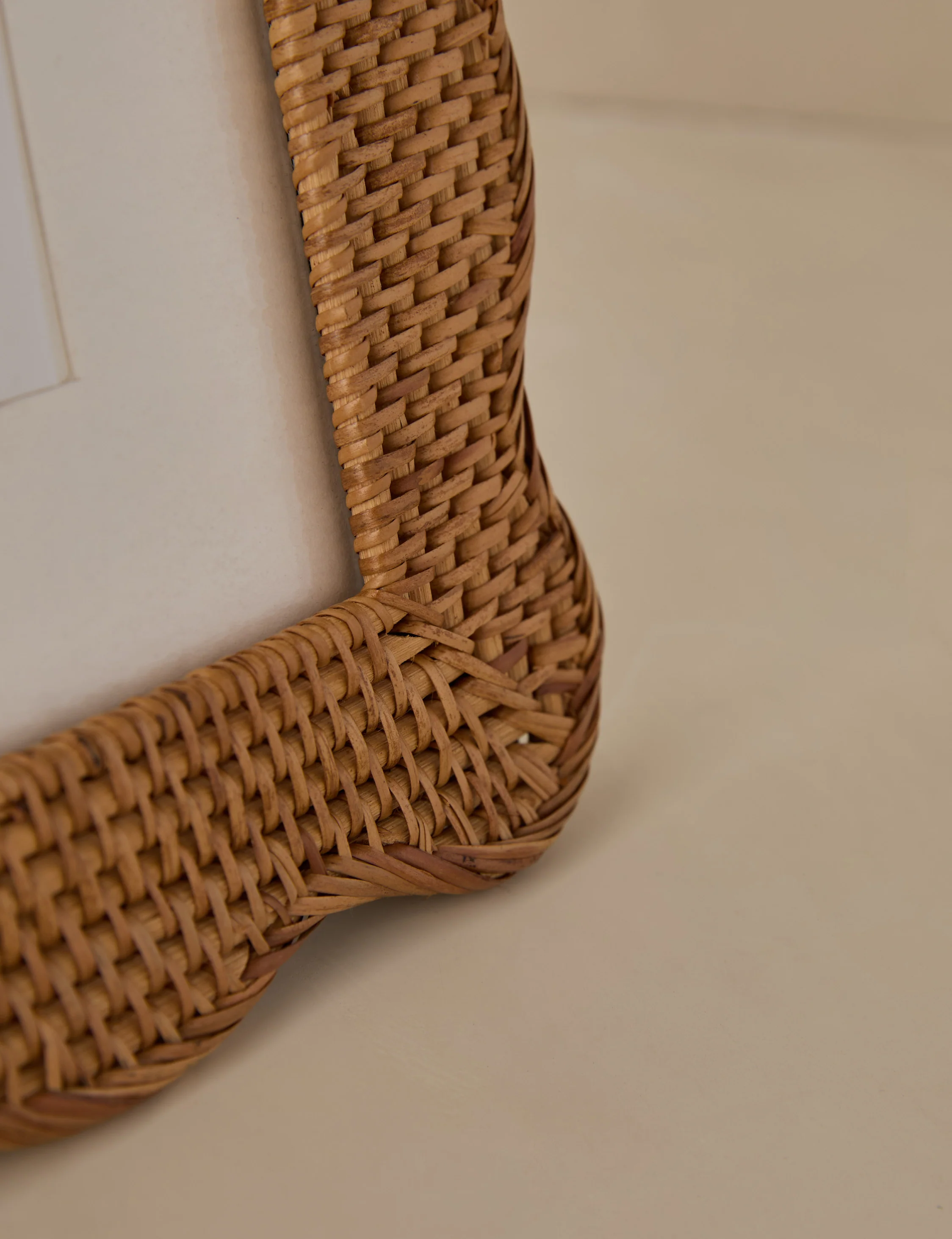 Tyna Rattan Picture Frame - Image 15