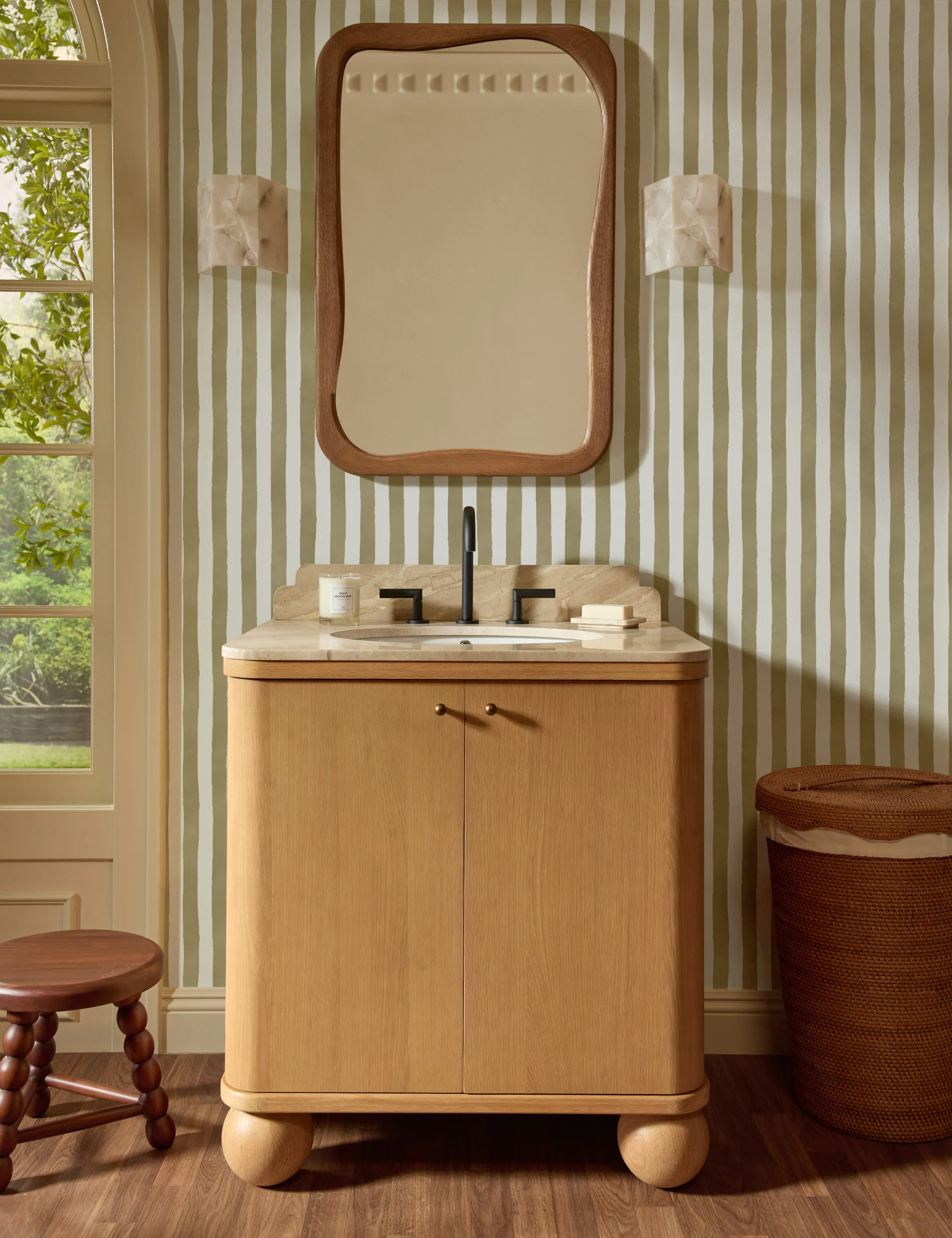 Tyna Rattan Lidded Hamper - Image 3