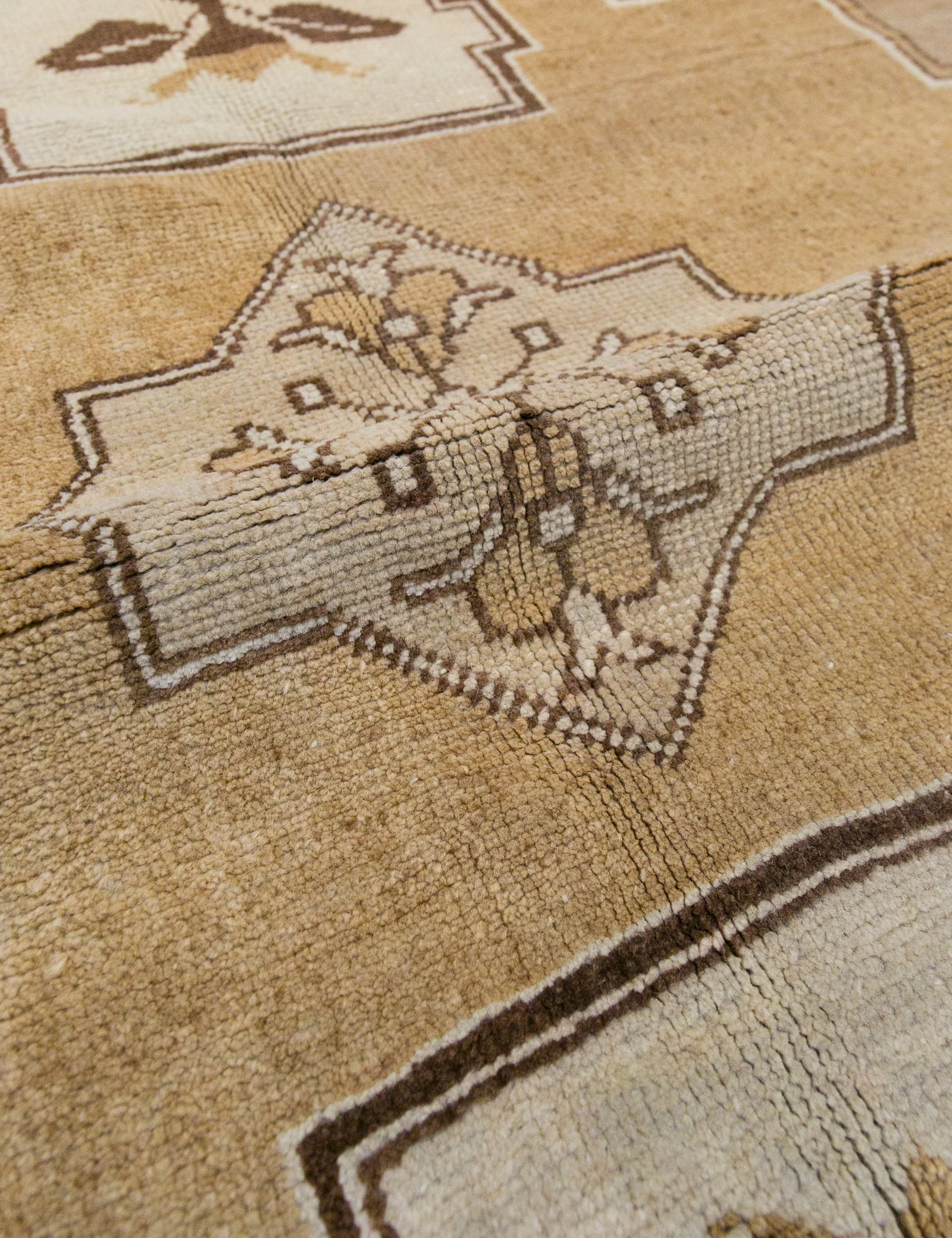 Vintage Turkish Hand-Knotted Wool Rug No. 378, 6'3" x 8'8" - Image 3
