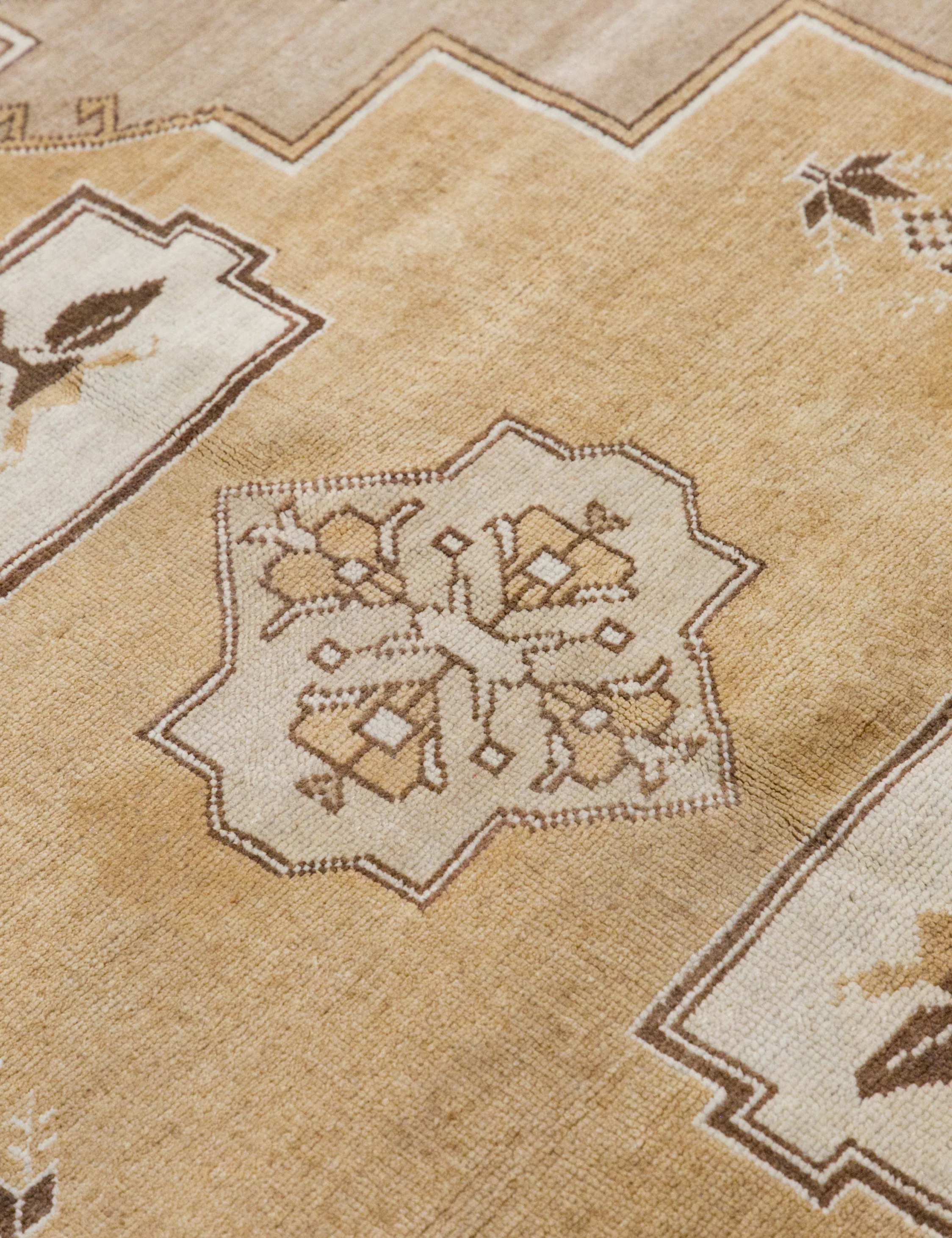 Vintage Turkish Hand-Knotted Wool Rug No. 378, 6'3" x 8'8" - Image 4