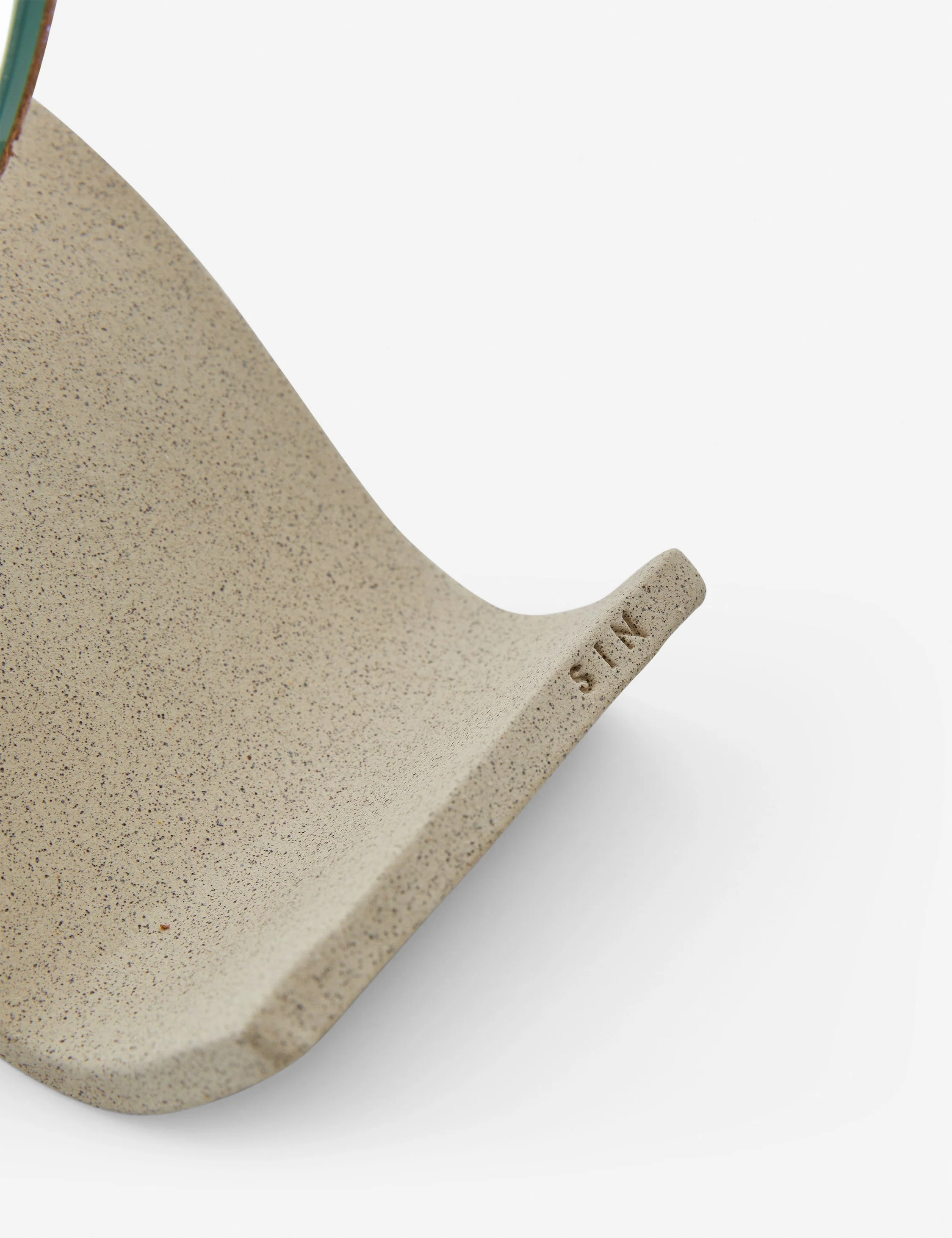 Wavee Table Mirror by SIN Ceramics - Image 7