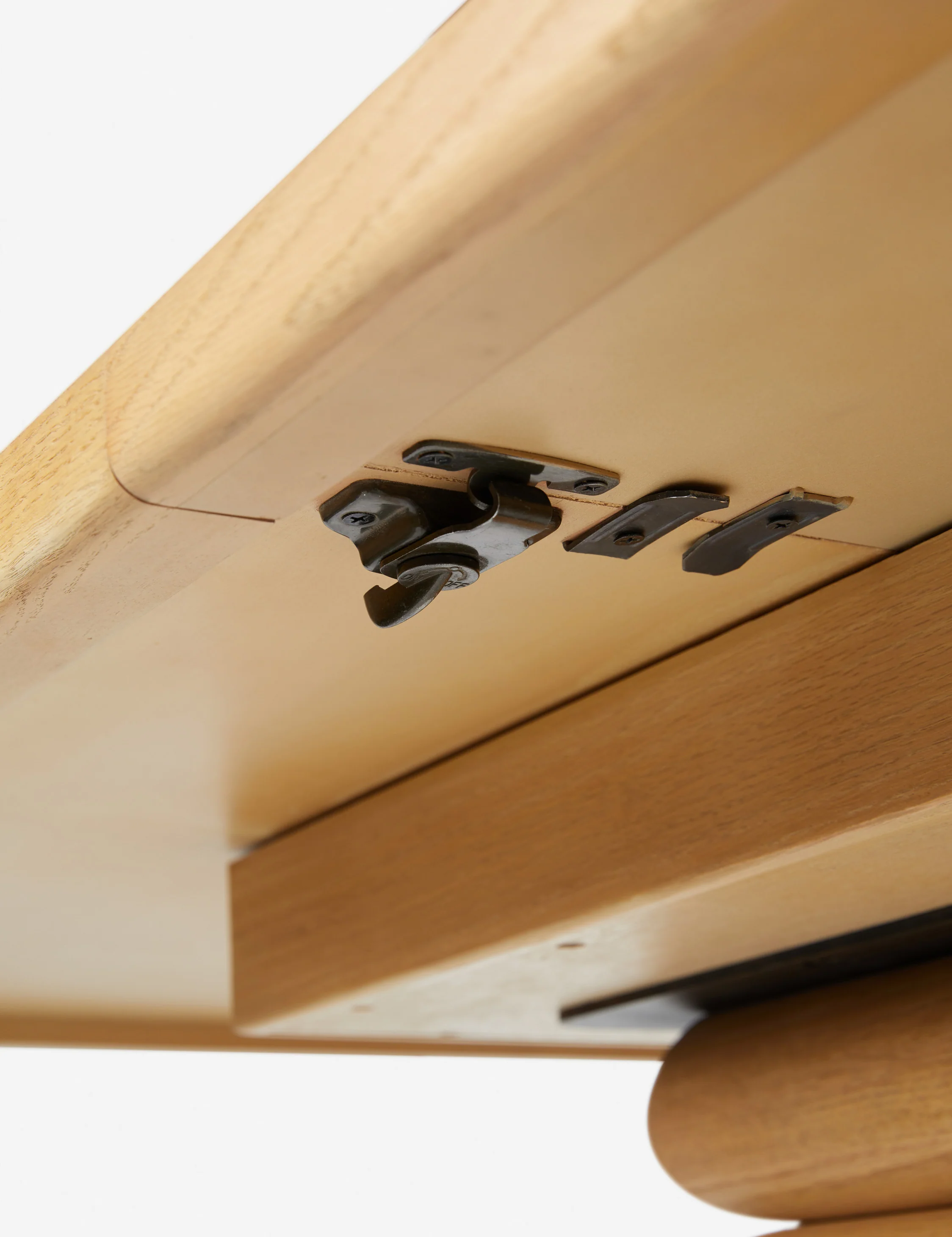 Weller Extendable Dining Table - Image 9